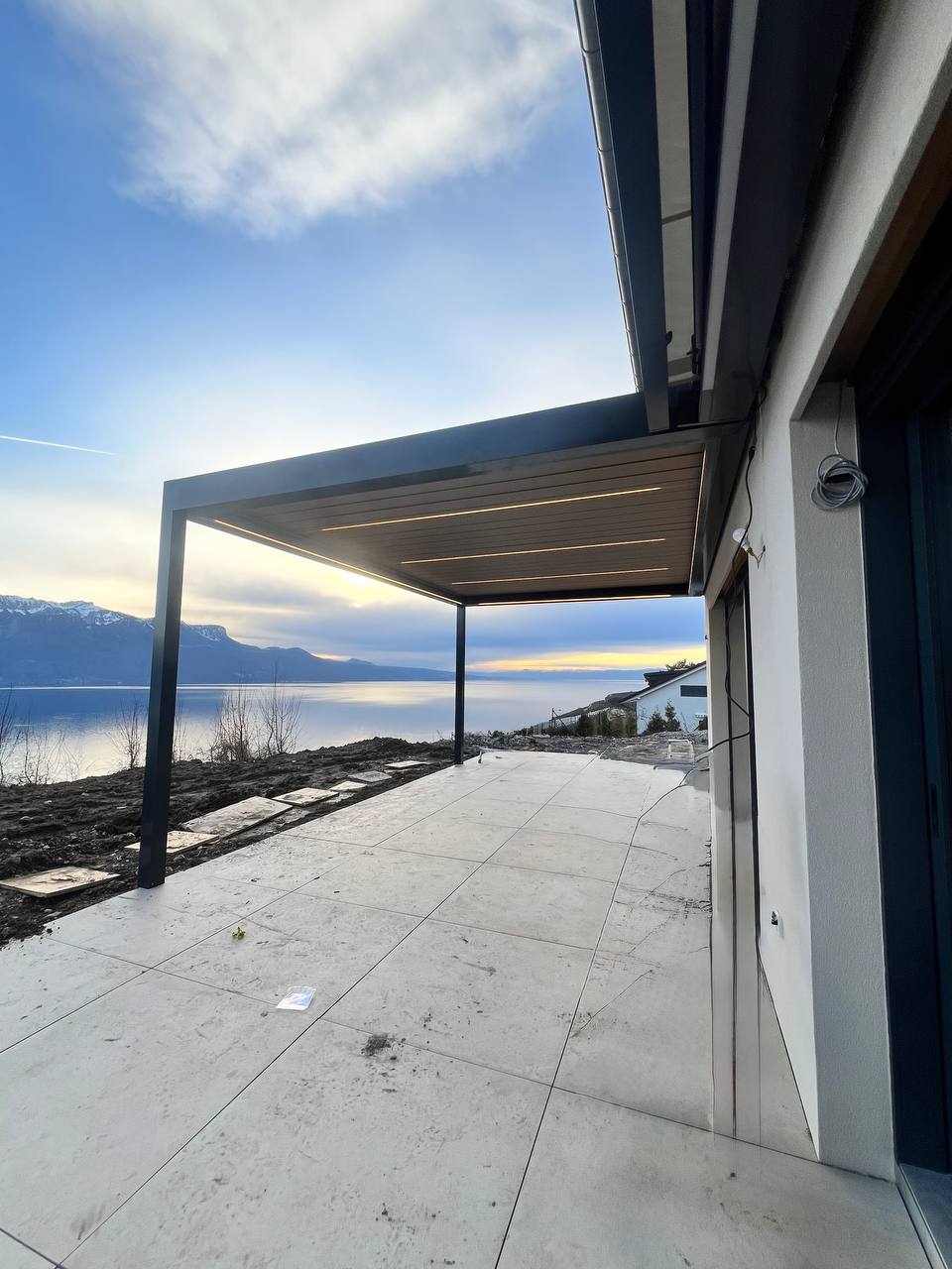 Pergola bioclimatique — Montreux